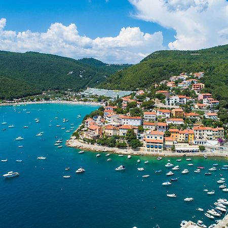 Apartment Angie - Intermezzo With Sea View In Center Of Рабац Екстер'єр фото